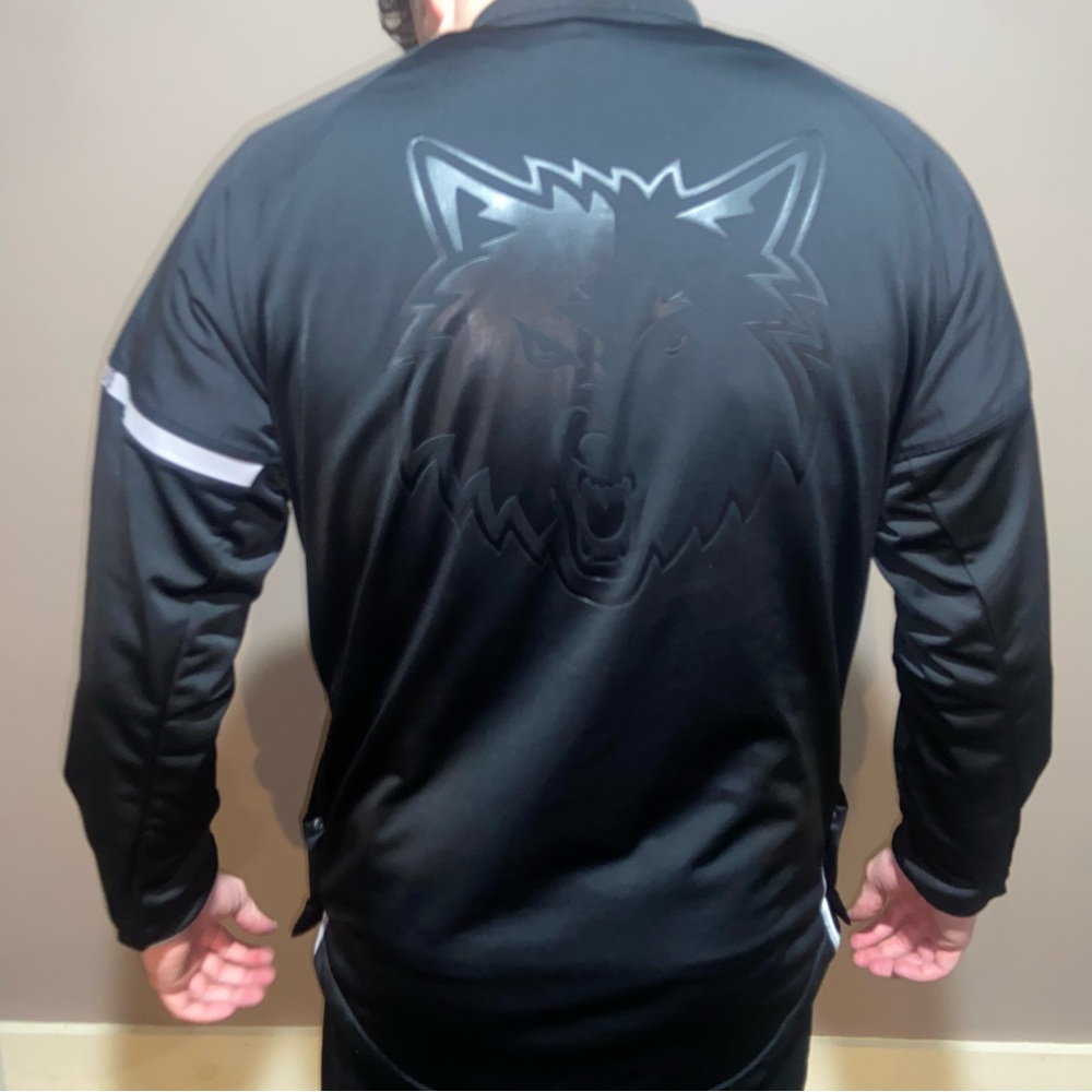 Timberwolves warm up sweatshirt